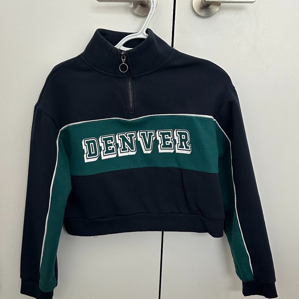 Cropped Half-Zip Sweatshirt – “DENVER”